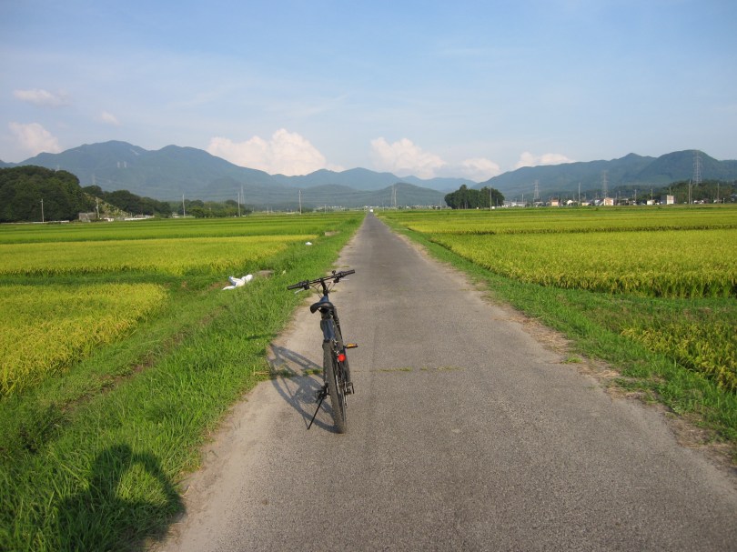 綿向神社近くの道