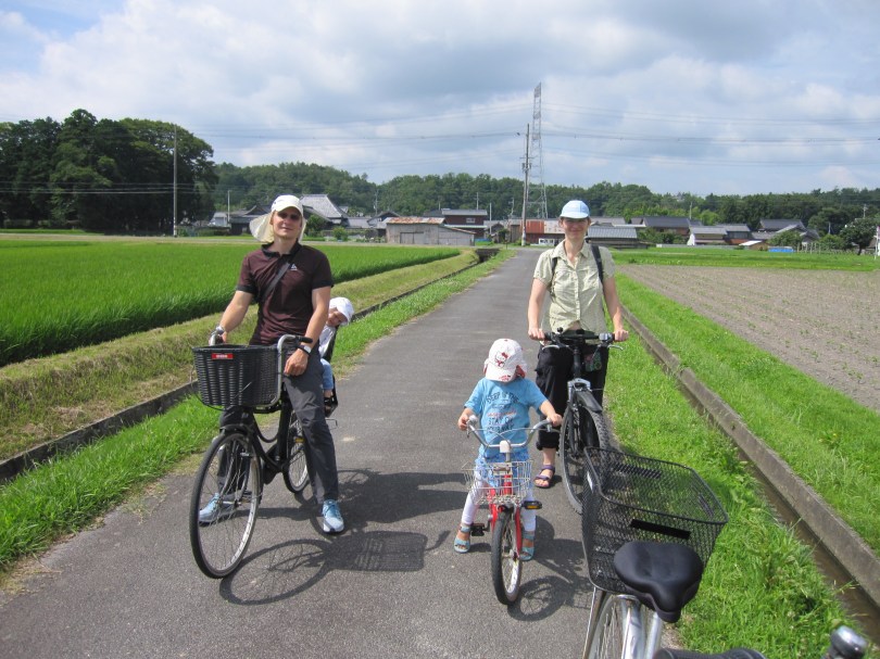 satoyamacycling with Ausrian family